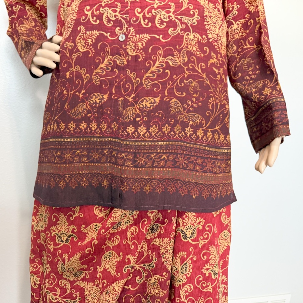 Valerie Stevens Silk Skirt and Blouse - Picture 8 of 16